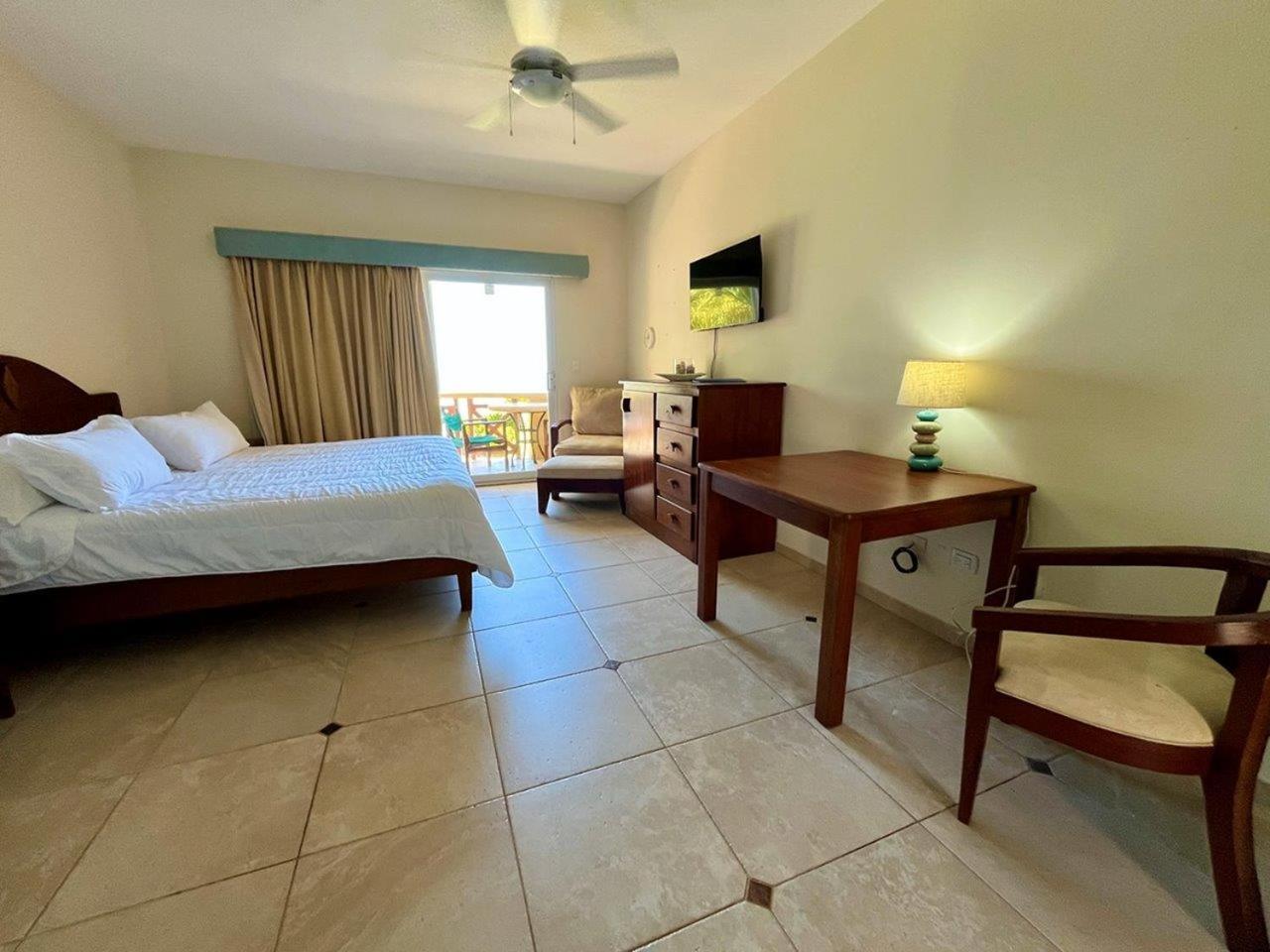 Agualina Kite Hotel Oceanfront Apartments Cabarete Exterior photo